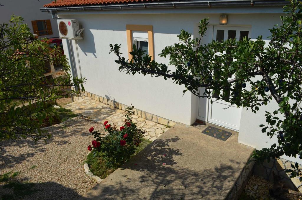 Apartments Krusvina لون المظهر الخارجي الصورة