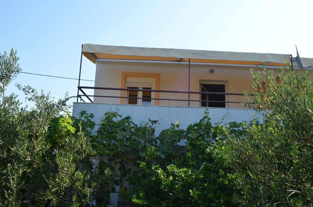 Apartments Krusvina لون المظهر الخارجي الصورة