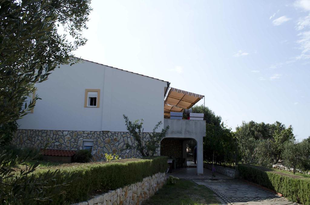 Apartments Krusvina لون المظهر الخارجي الصورة
