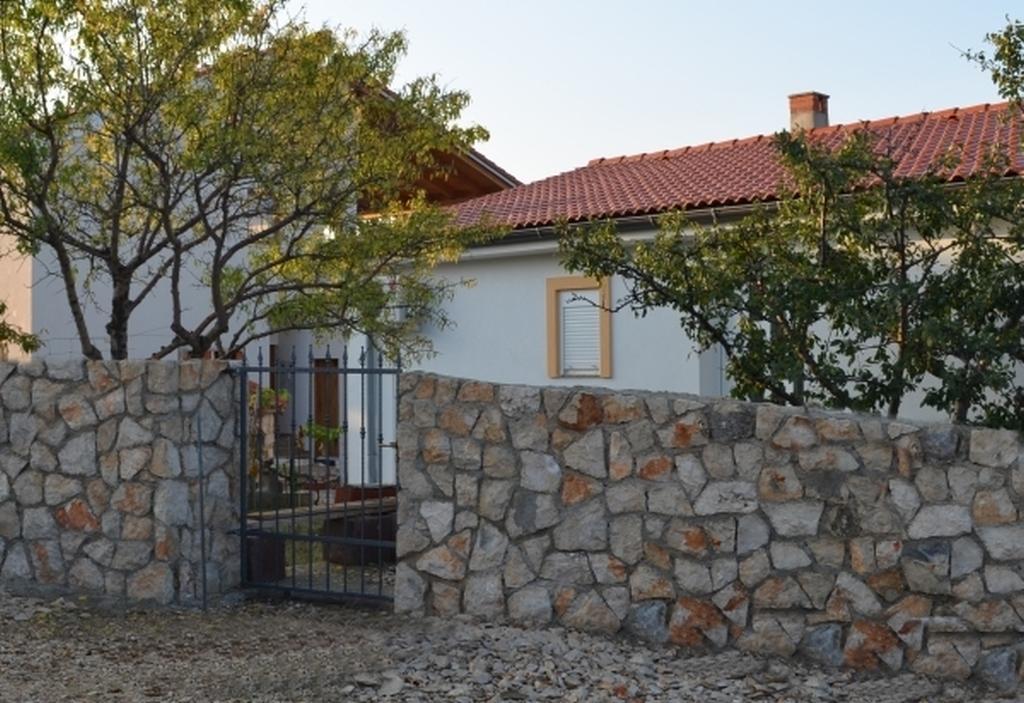 Apartments Krusvina لون المظهر الخارجي الصورة