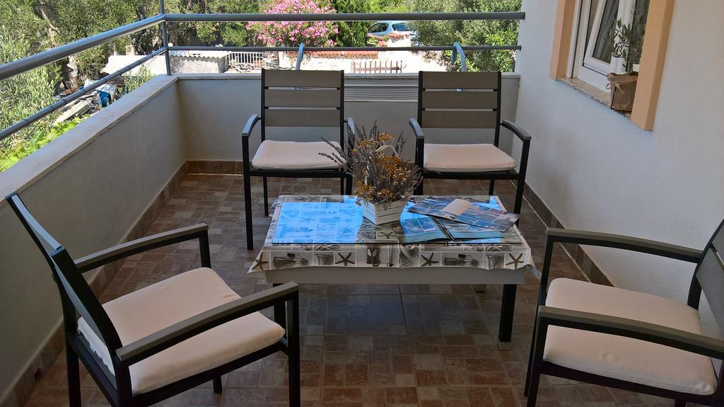 Apartments Krusvina لون المظهر الخارجي الصورة