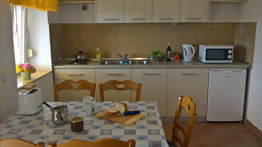 Apartments Krusvina لون المظهر الخارجي الصورة
