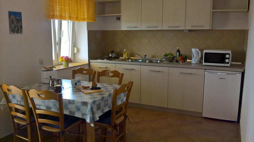 Apartments Krusvina لون المظهر الخارجي الصورة