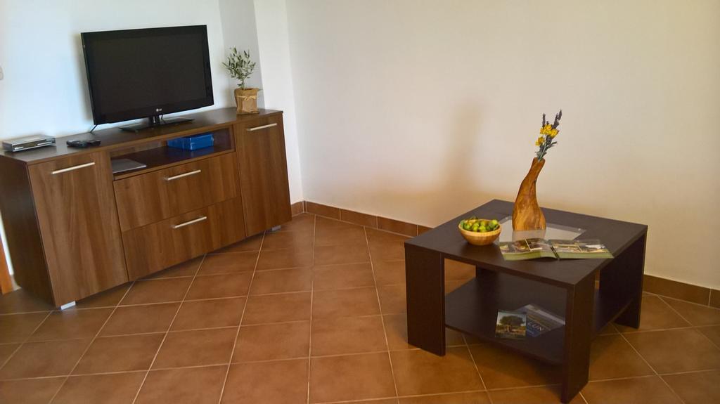 Apartments Krusvina لون المظهر الخارجي الصورة