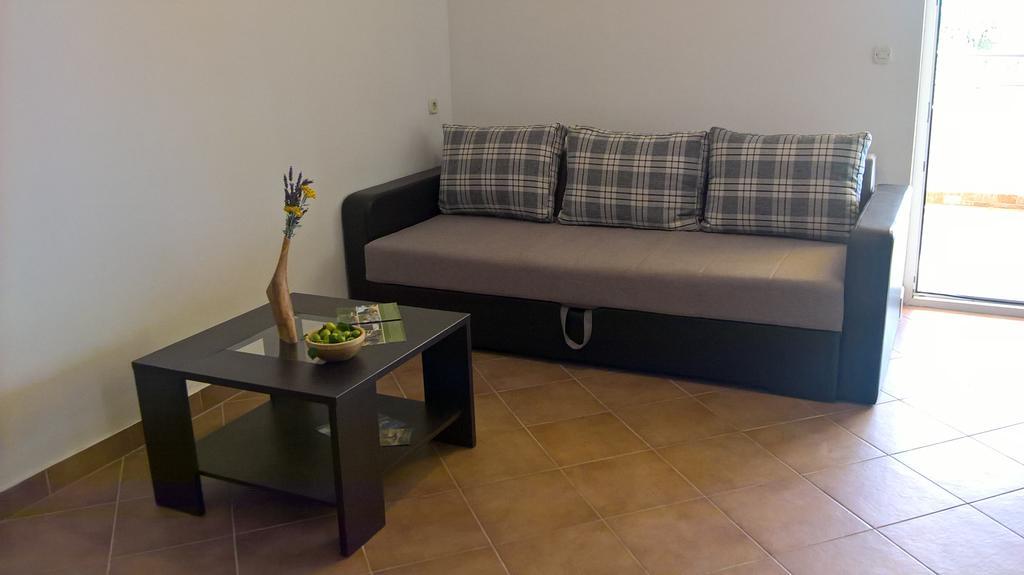 Apartments Krusvina لون المظهر الخارجي الصورة