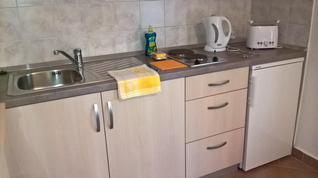 Apartments Krusvina لون المظهر الخارجي الصورة